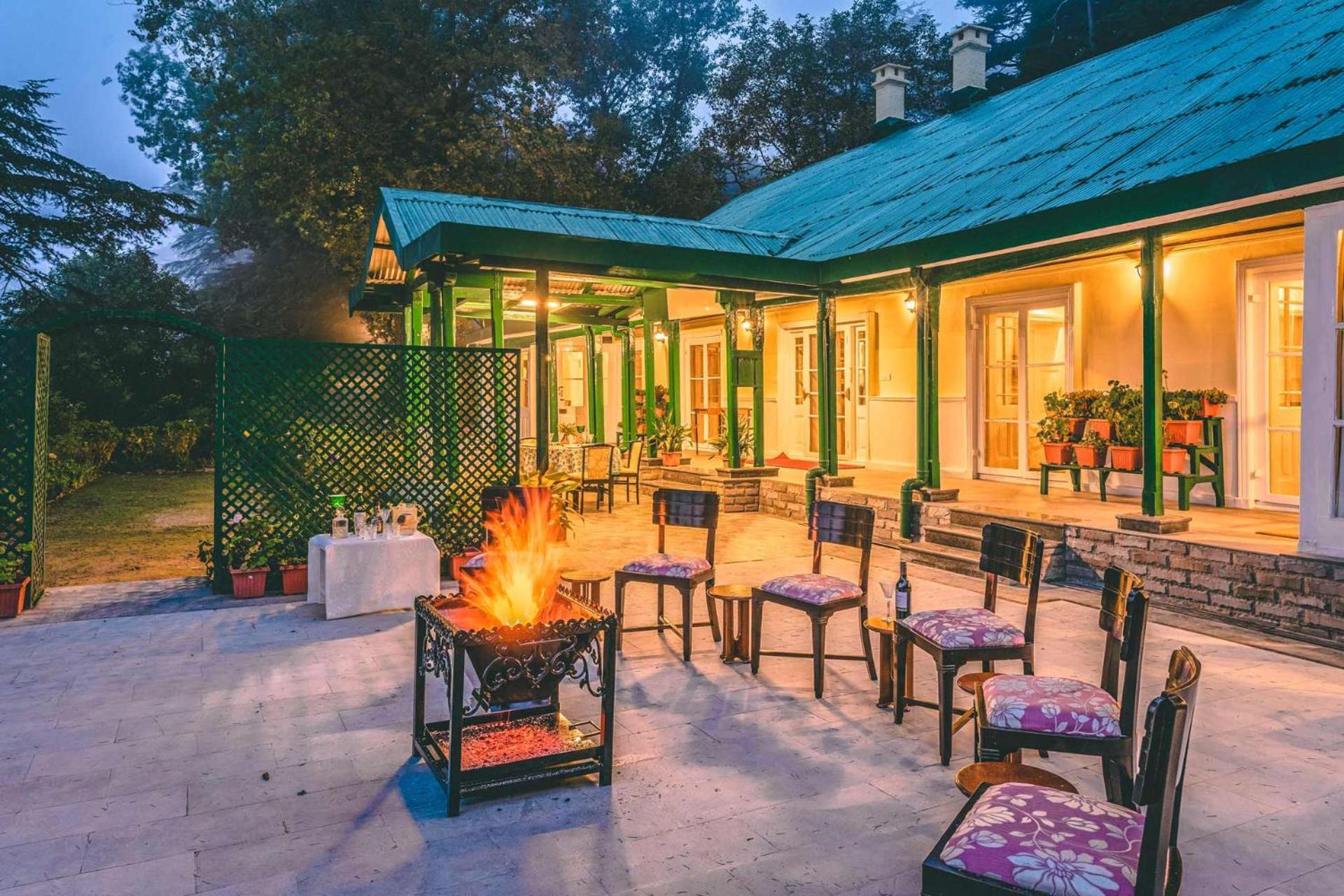 Stayvista At Rose Cottage - Bonfire & Scenic View Шімла Екстер'єр фото